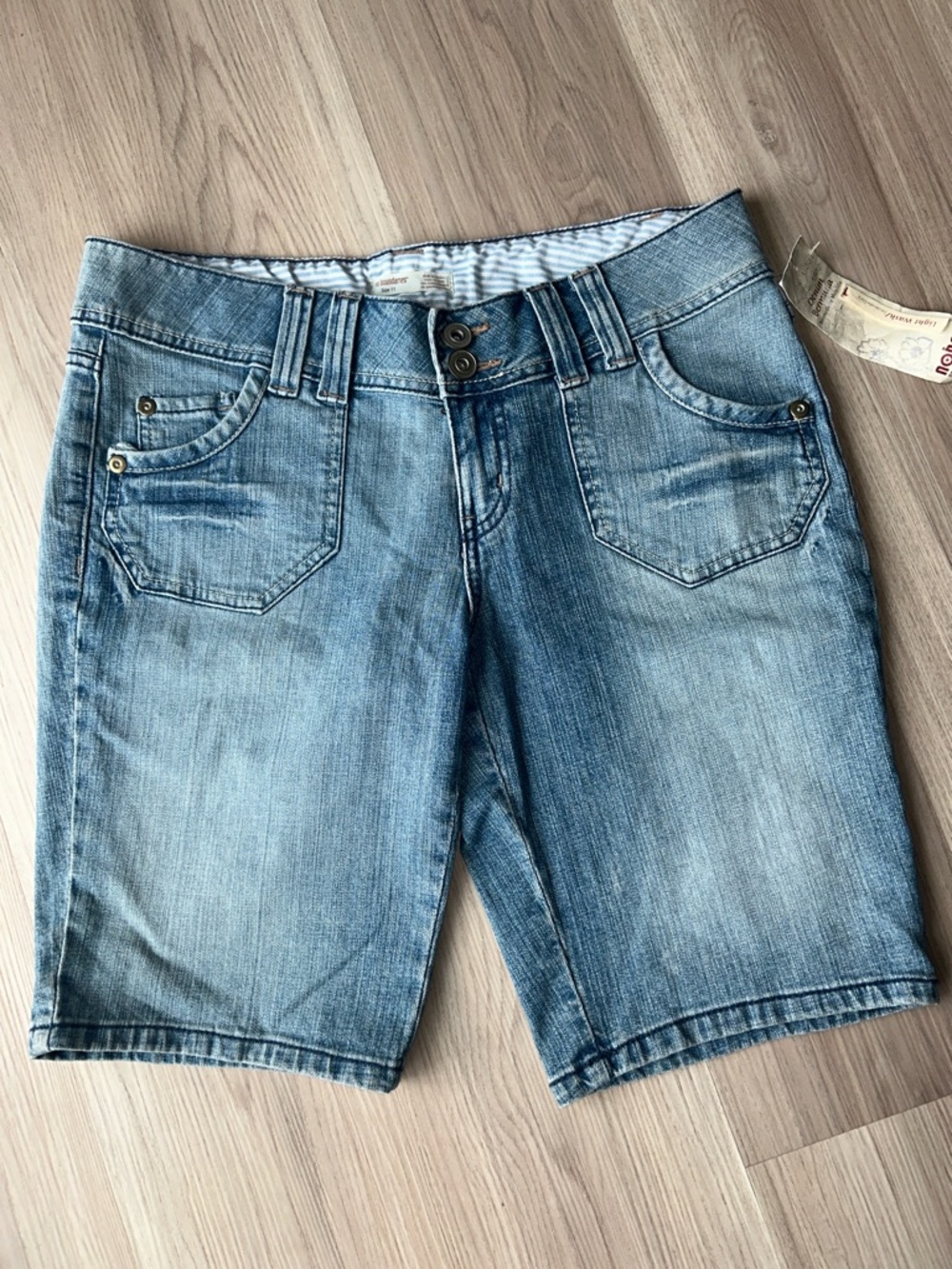 Clara Denim Jean Shorts Jr 11 Blue NWT Vintage Light Wash Cotton Spandex Classic